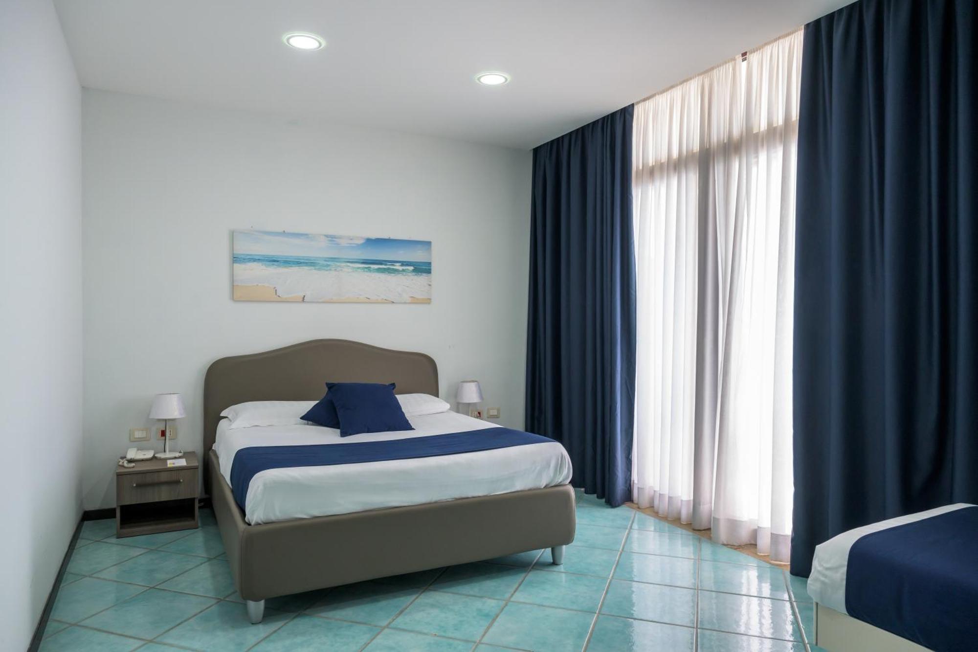 Hotel Centro Congressi Polo Nautico Salerno Dış mekan fotoğraf